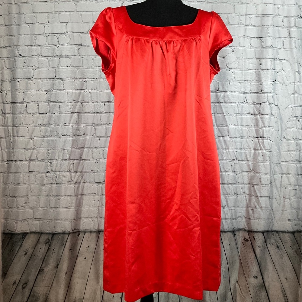 NWOT - adorable orange short-sleeved dress